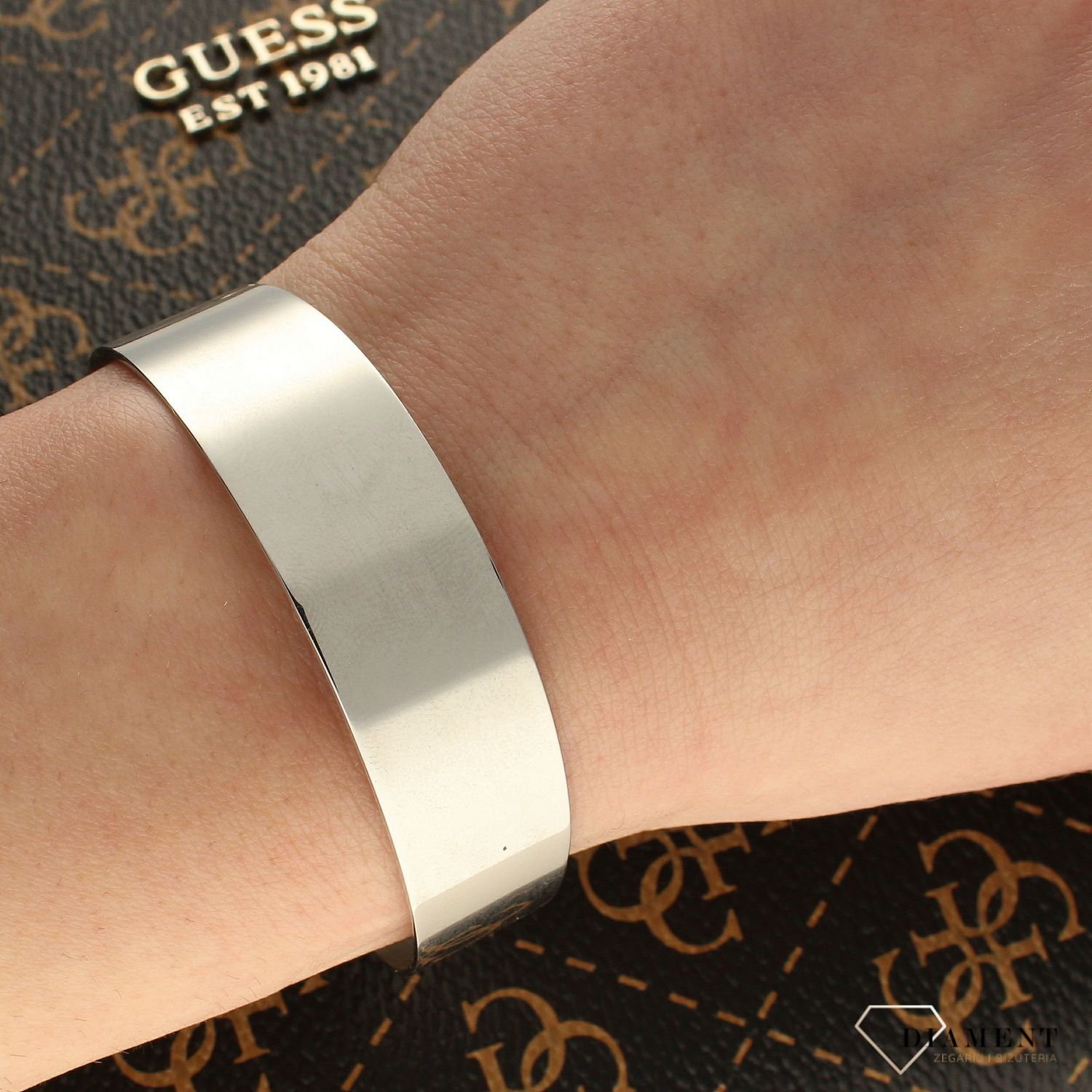 Srebrna bransoletka BRM21141D.jpg